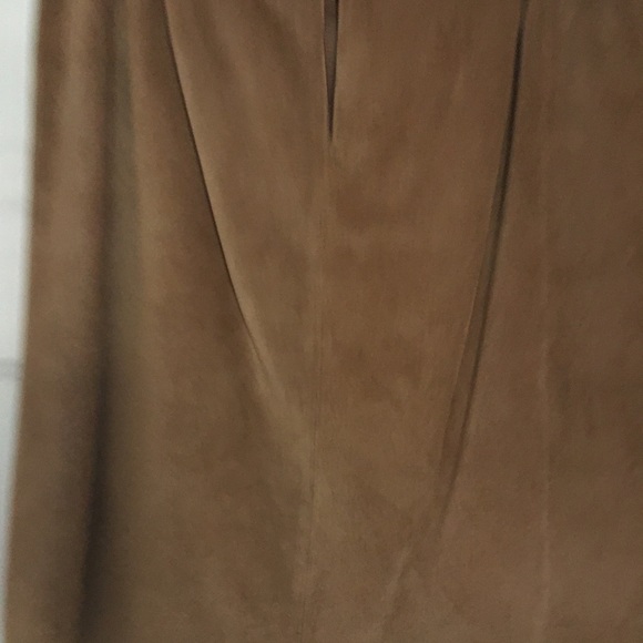 Suede skirt with pleats - Picture 3 of 5